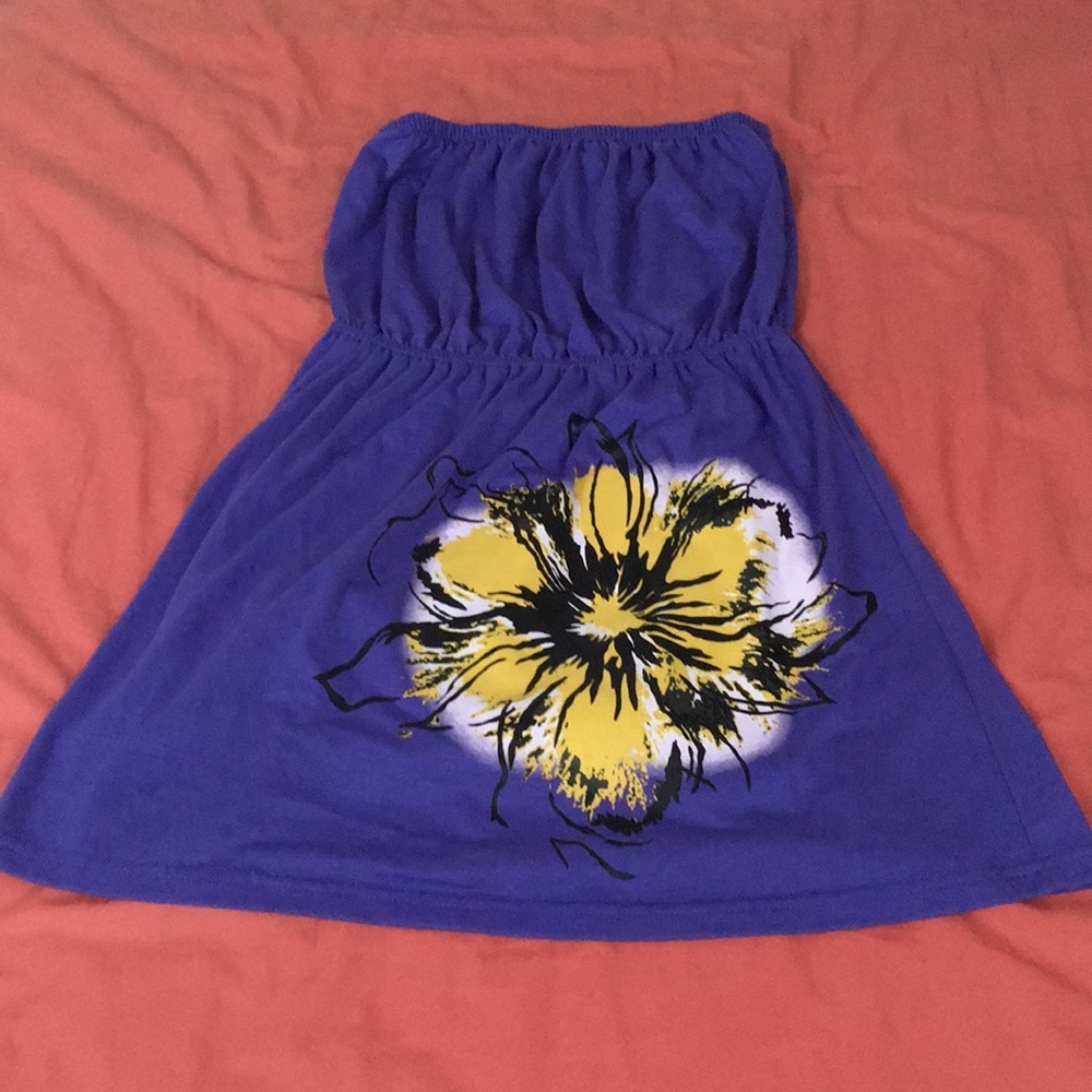 Strapless top with flower design. Sz S